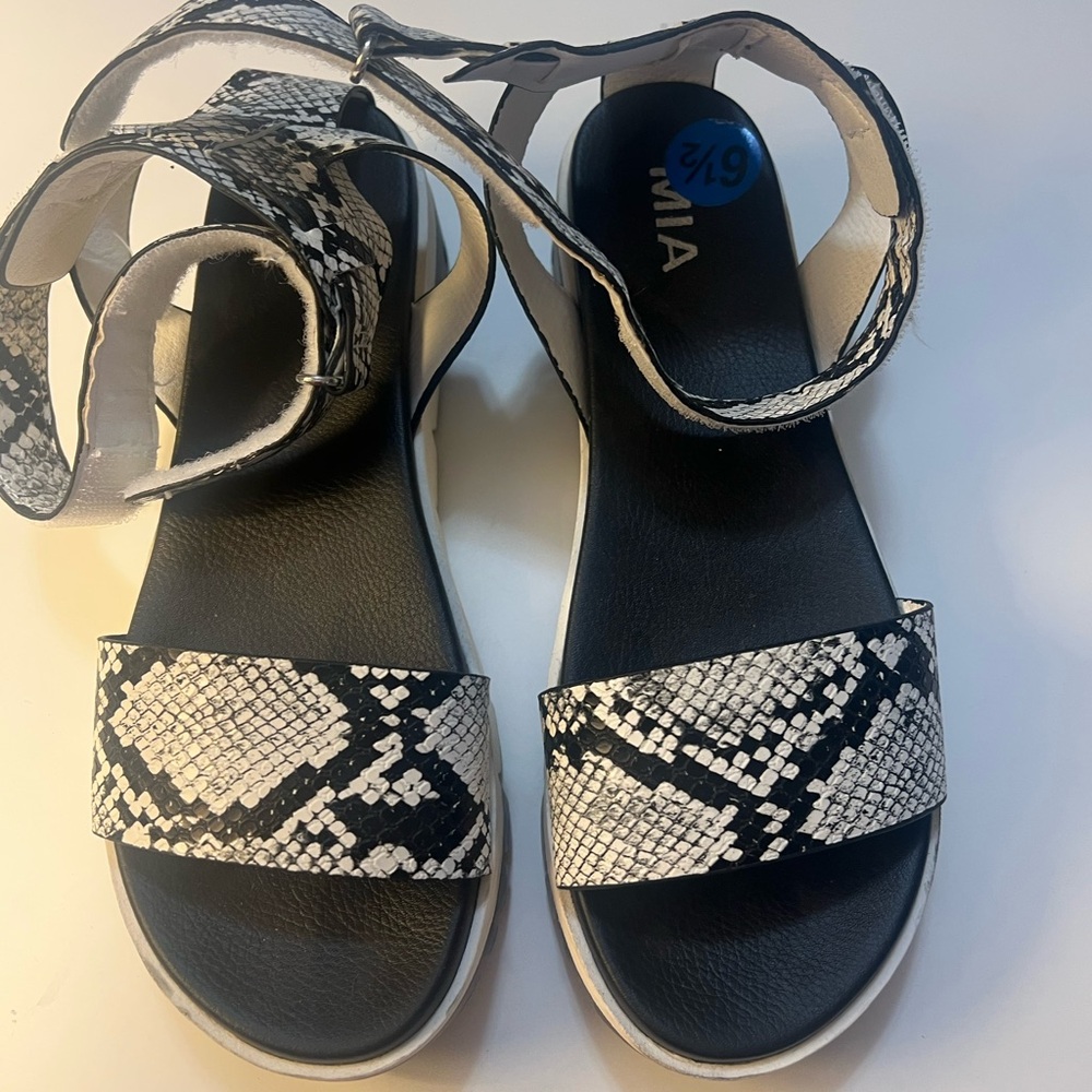 MIA Black and White Snake Print Sandals